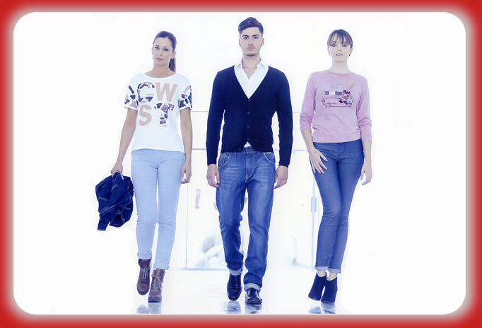 Detalle escaparate; Pantalon Pamplona: Moda Tejanos y Complementos. Tienda de Ropa, todas las marcas en Pamplona